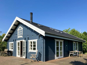 Nature-Rich Summer House With Wild Garden in Mern